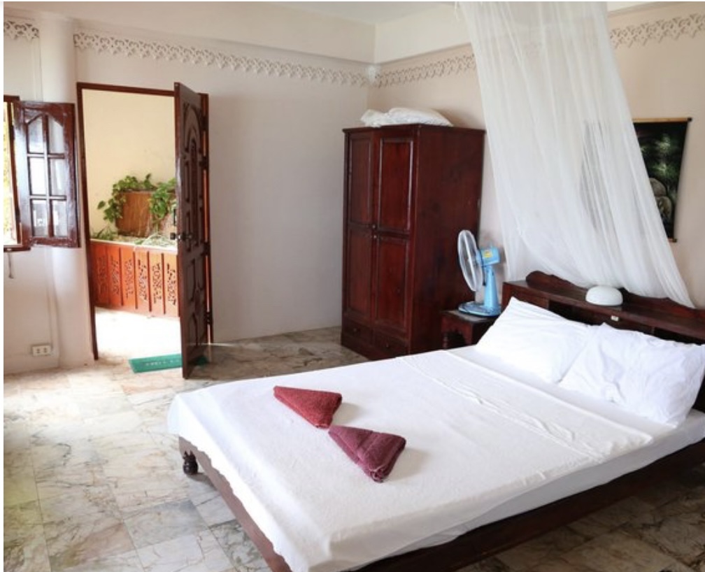 Seaview AC apartment suit with balcony