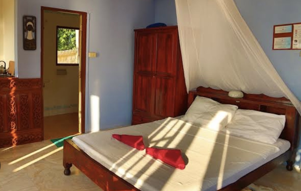 AC Private room & kitchen